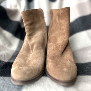 Dolce vita  suede leather booties size 9medium